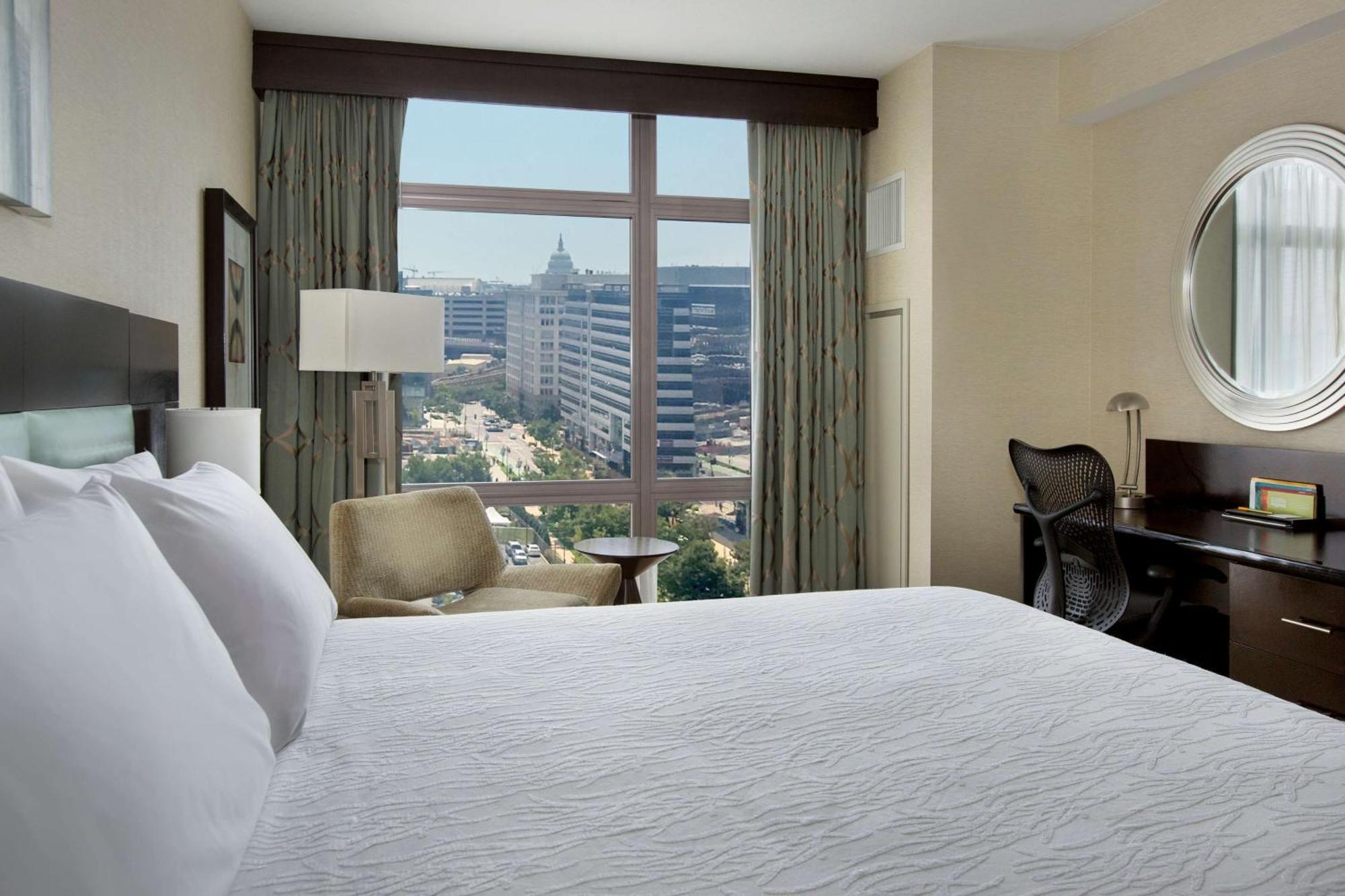 Hilton Garden Inn Washington D.C./U.S. Capitol Exterior photo