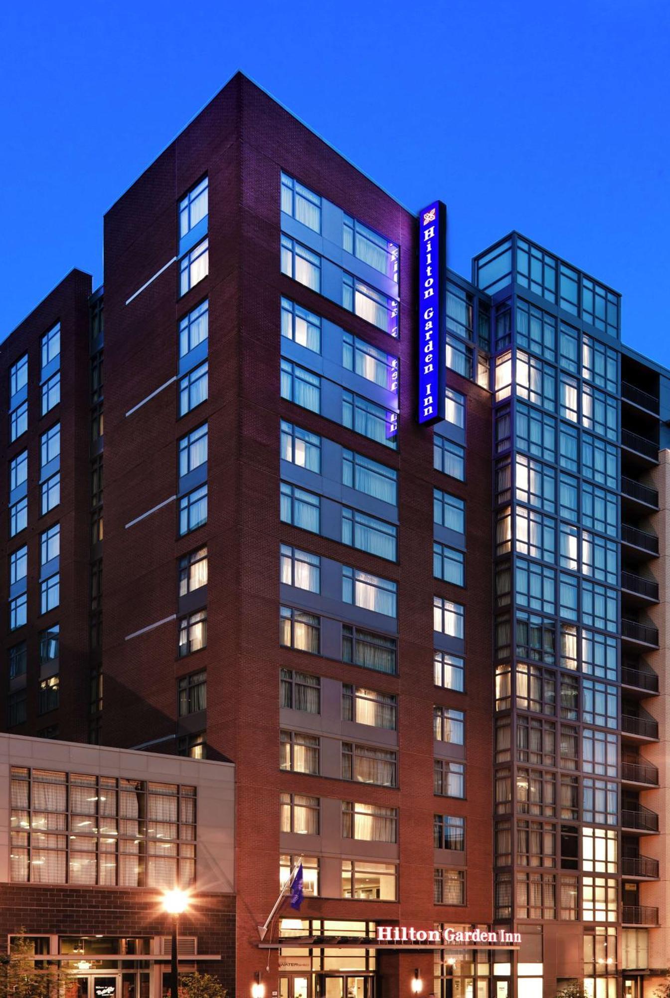 Hilton Garden Inn Washington D.C./U.S. Capitol Exterior photo